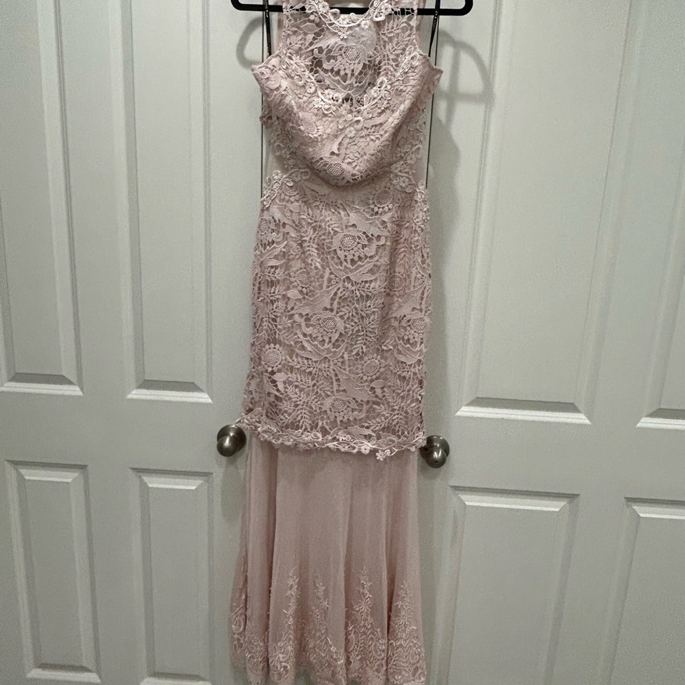 Elegant Lace Dress in Light Pink perfect for prom